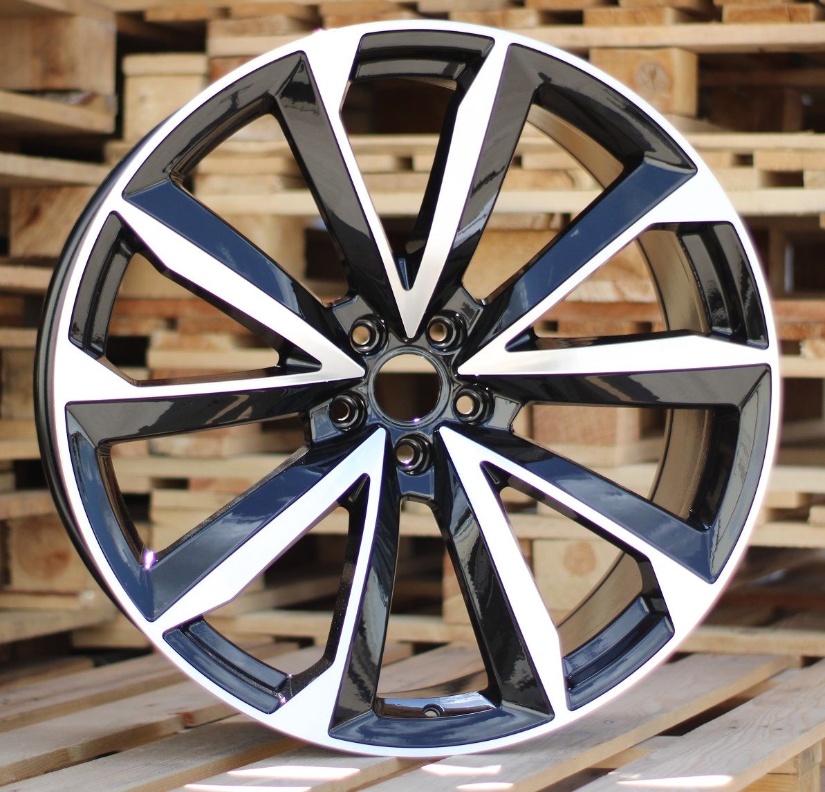 ABK5815CP.jfif_ ALU FELGA AUDI 5X112 22" ABK5815CP ET26 CRNA SA POLIRANIM - Slika 1