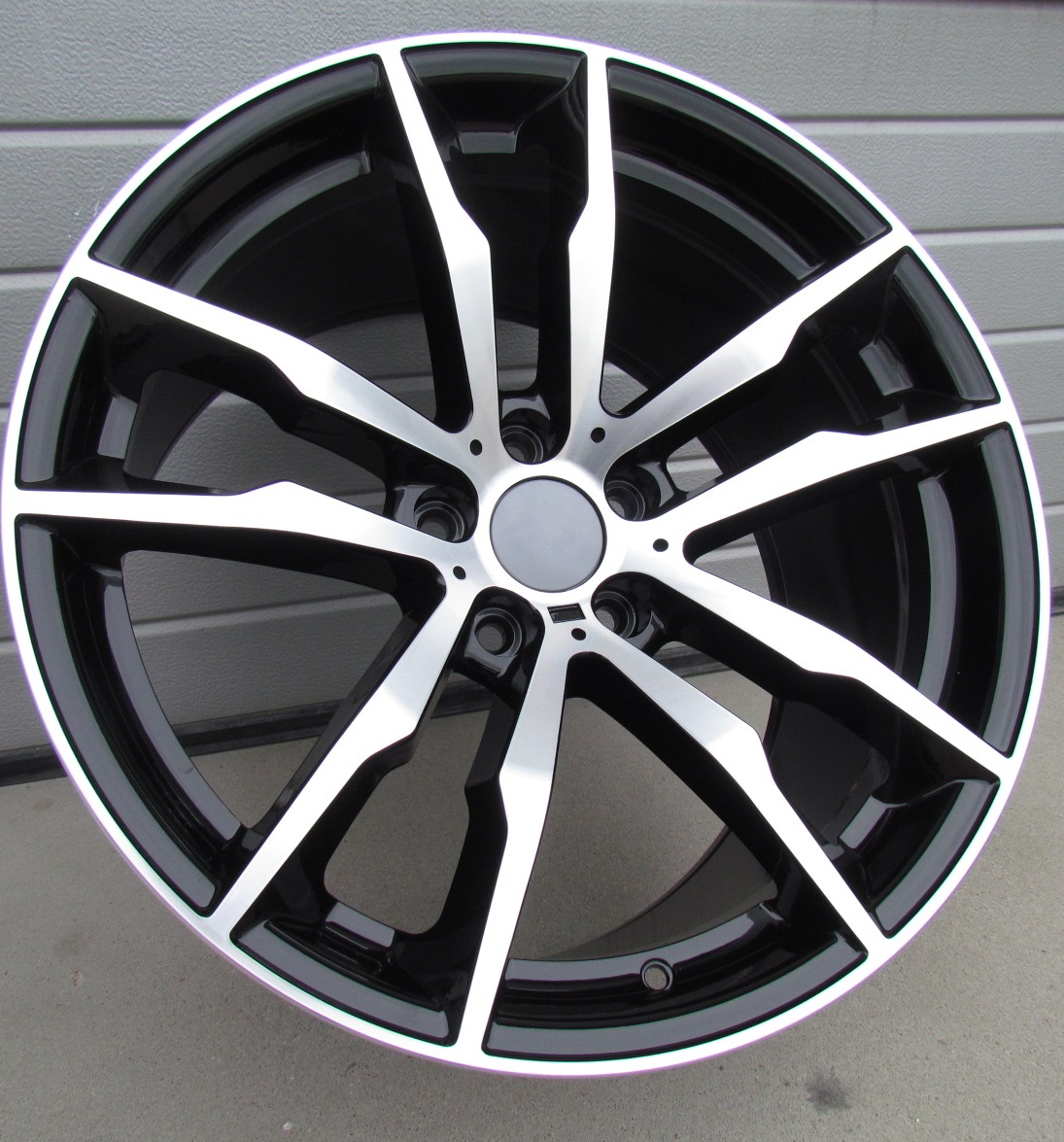 BY1256CP ALU FELGA BMW 5X120 20" BY1256CP ET40 CRNA SA POLIRANIM - Slika 1