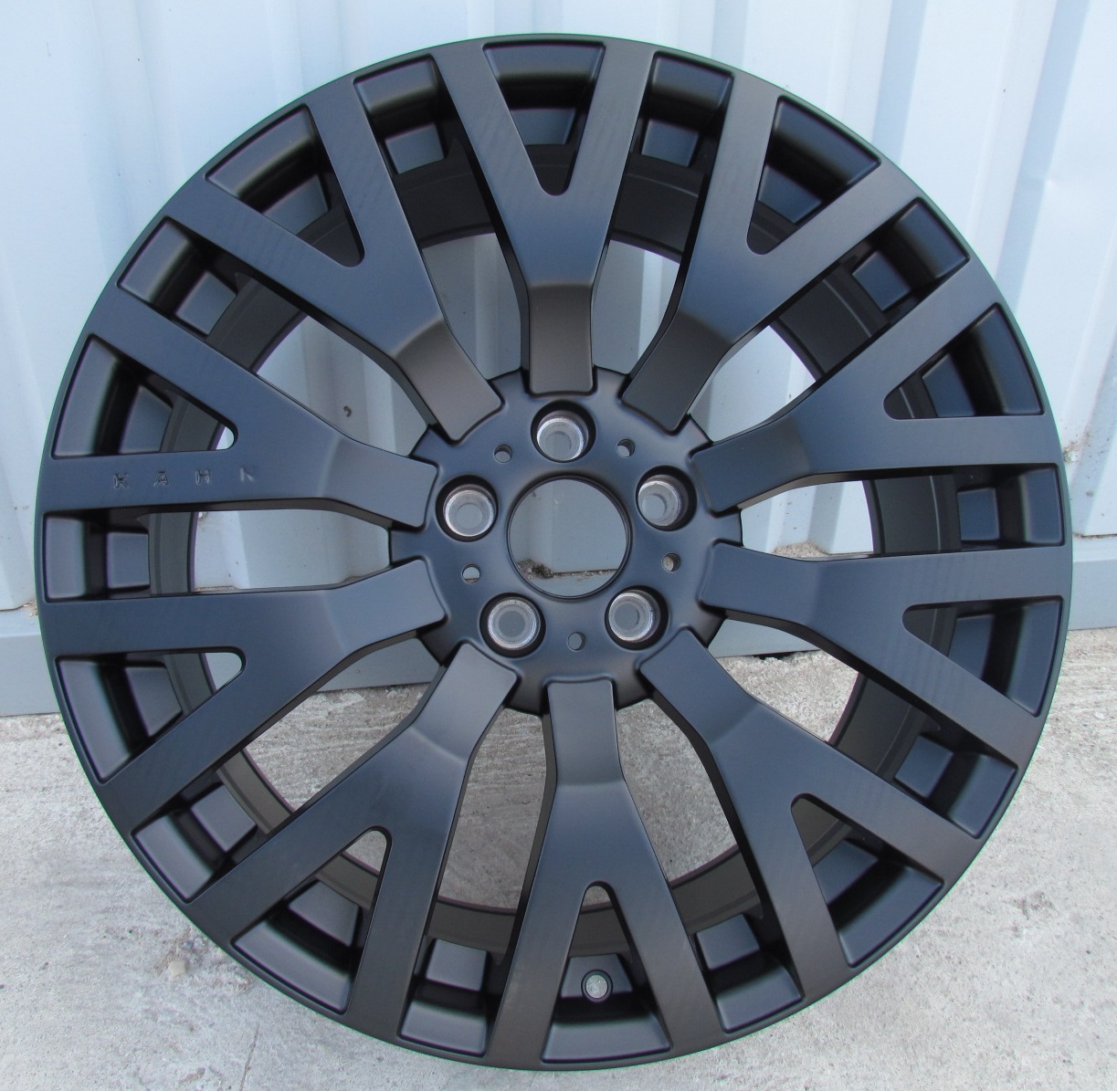 LRLU145CM ALU FELGA LAND ROVER 5X120 22" LRLU145 ET45 CRNA POLUMAT - Slika 1