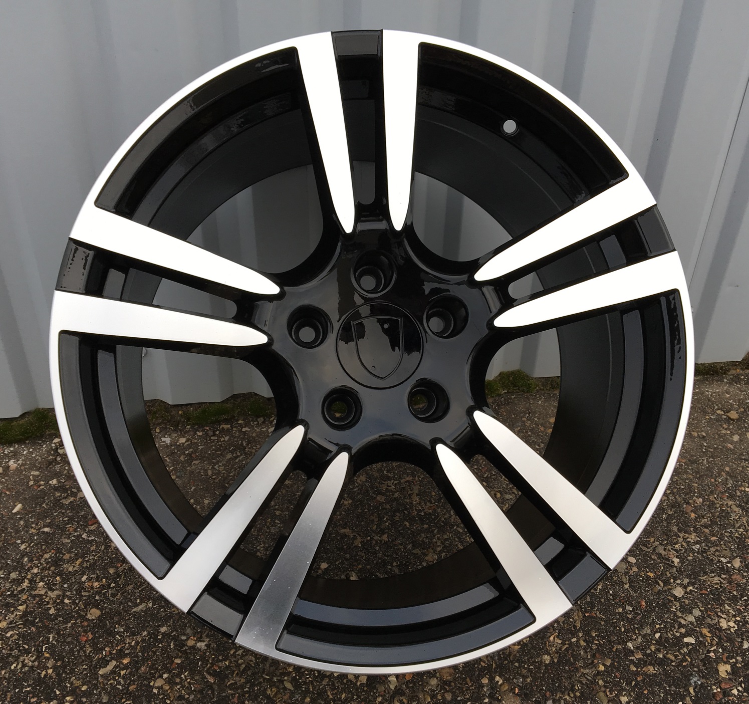 POZE946CP ALU FELGA PORSCHE 5X130 20" POZE946CP ET55 CRNA SA POLIRANIM - Slika 1