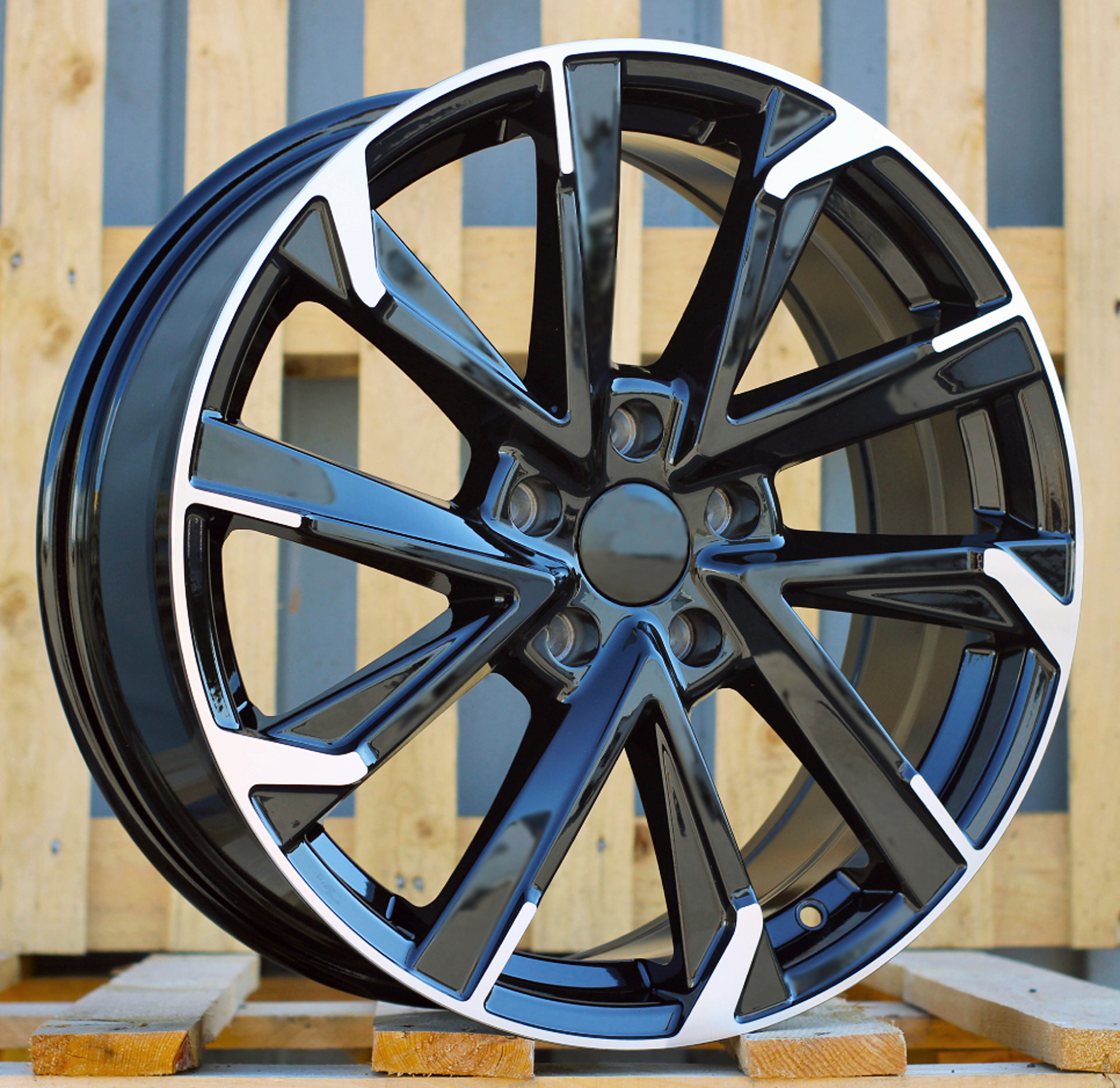 TI5547CMP ALU FELGA TOYOTA 5X114.3 18" TI5547CMP ET40 CRNA POLUMAT SA POLIRANIM - Slika 1
