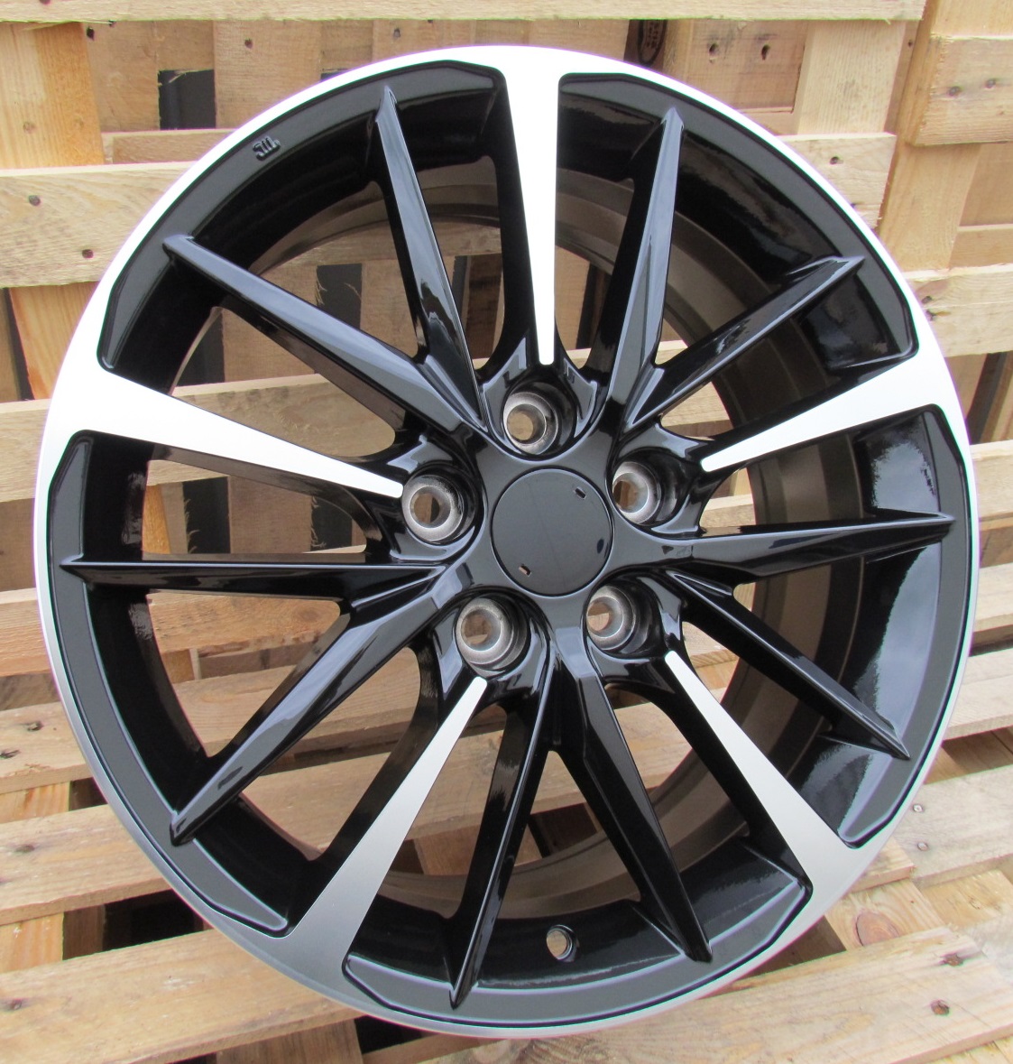 TXFE130CP ALU FELGA TOYOTA 5X114.3 18" TXFE130CP ET45 CRNA SA POLIRANIM - Slika 1